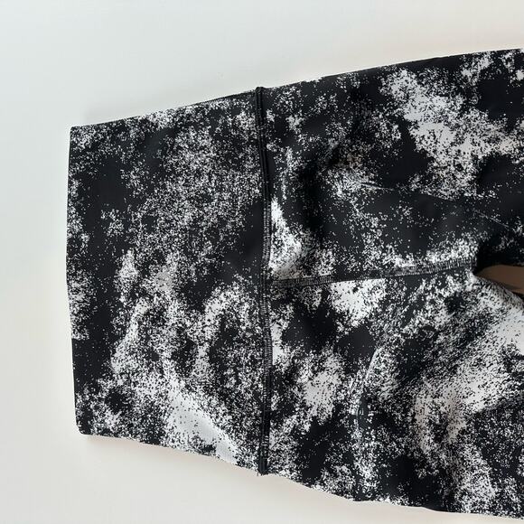 Lululemon wunder under Leggings  Aerify Jacquard Black Alpine White Size 2 - Picture 4 of 8